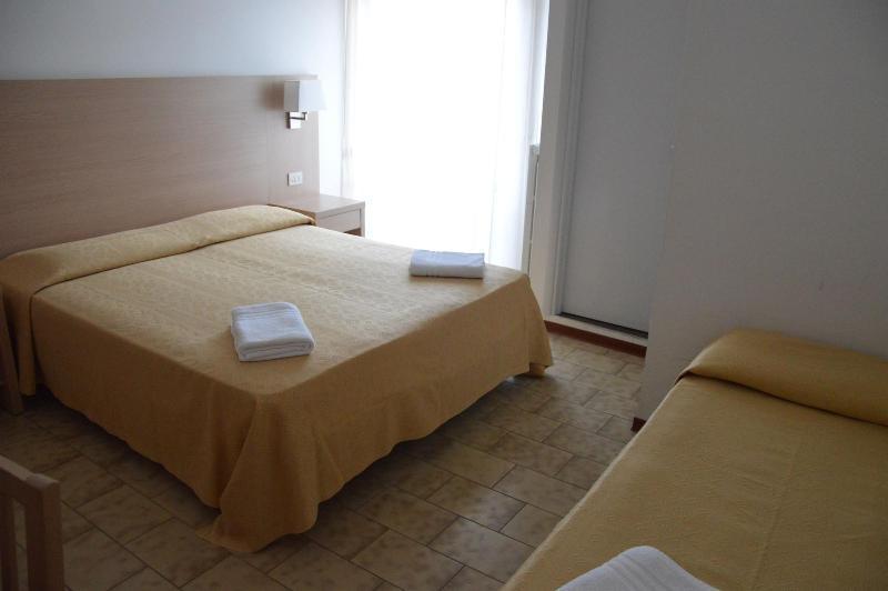 Hotel Caesar Pesaro Exterior foto